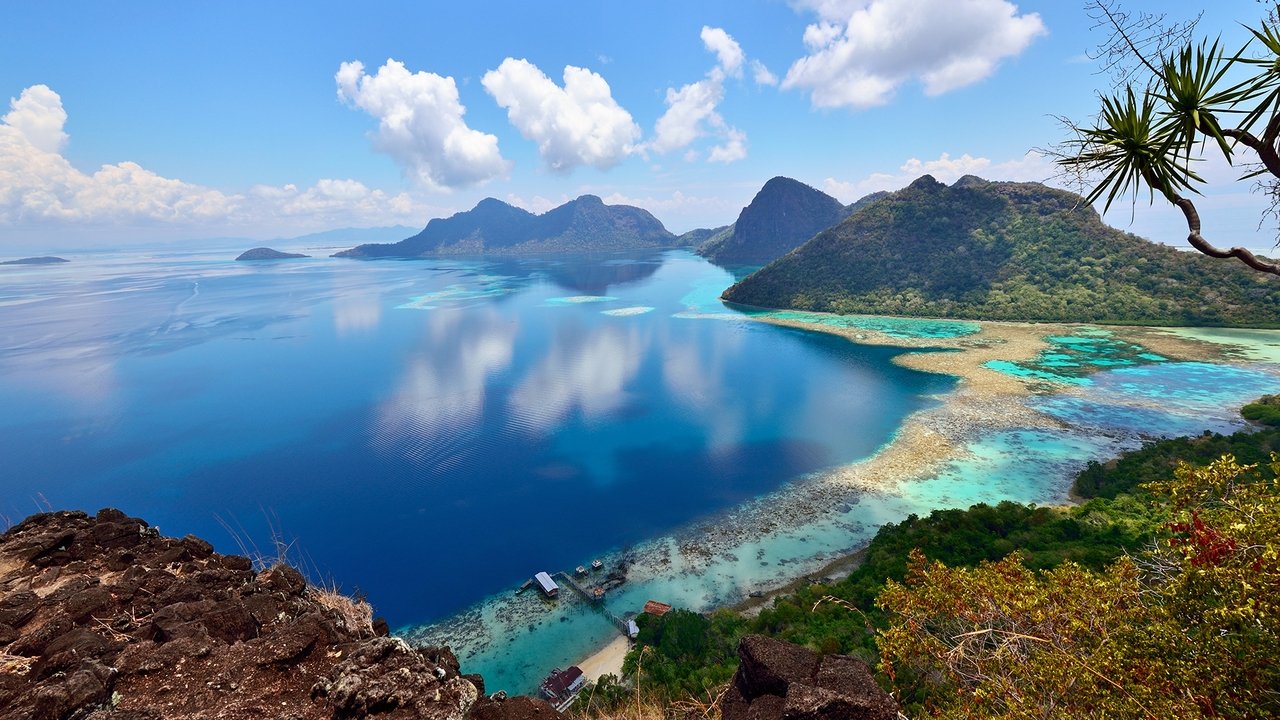 地球热带岛屿之旅剧照