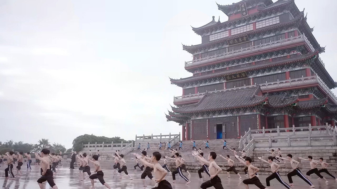 披沥迷剧照