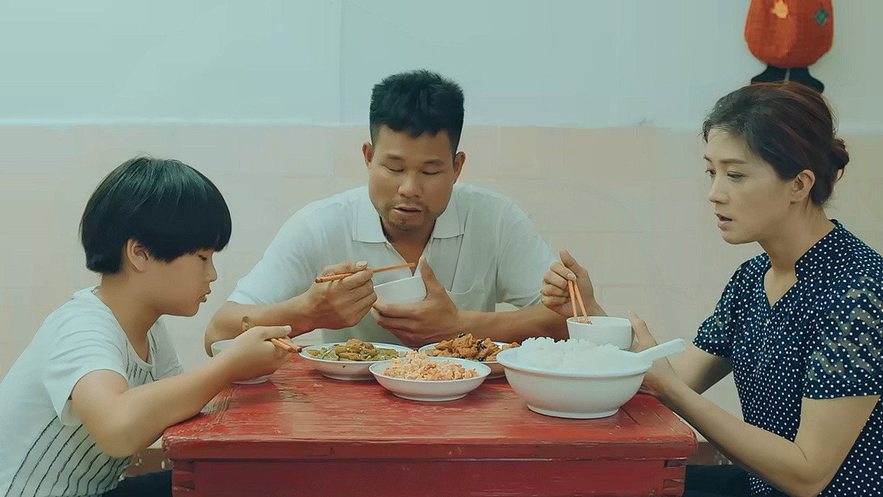 黑暗中的一束光剧照