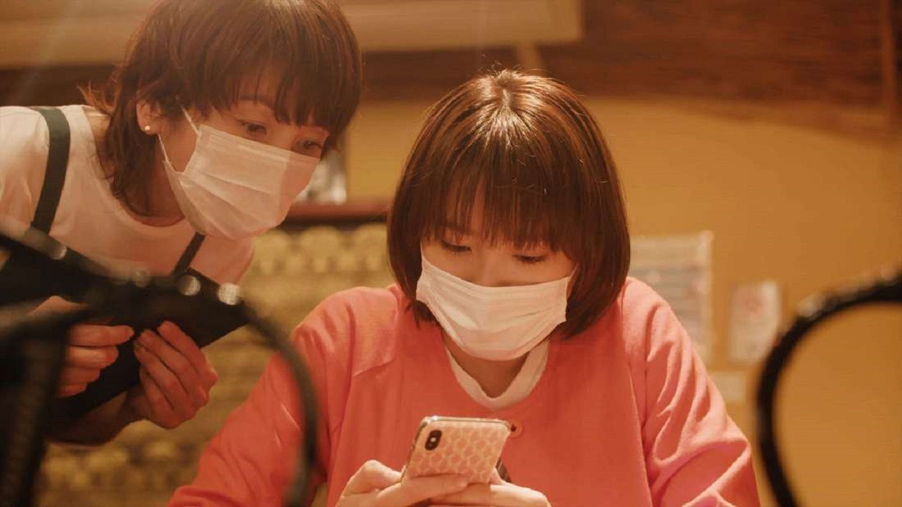 乖僻女的单人餐剧照