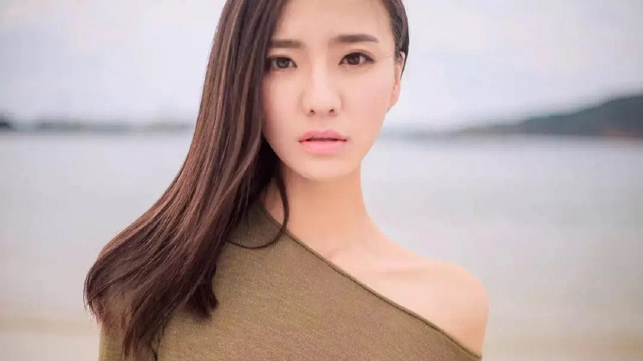只能活一个剧照