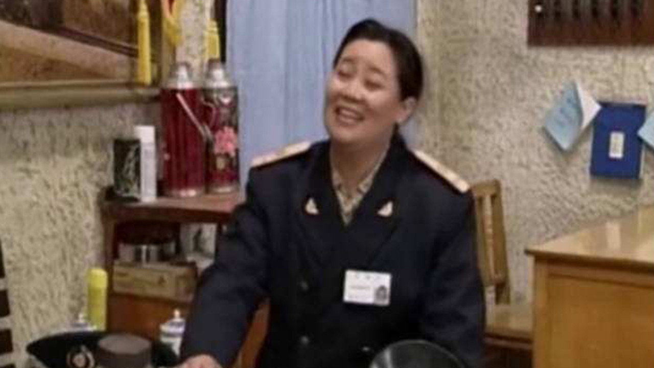 候车大厅剧照