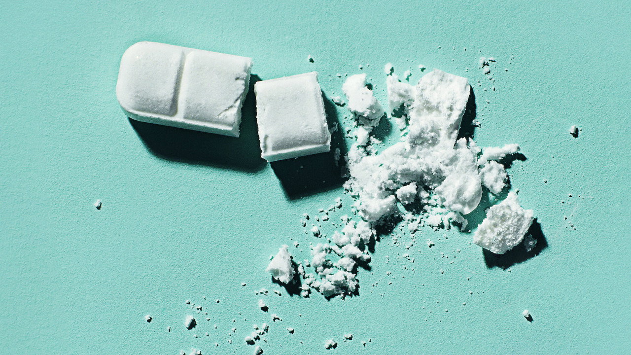 该吃药了：赞安诺剧照