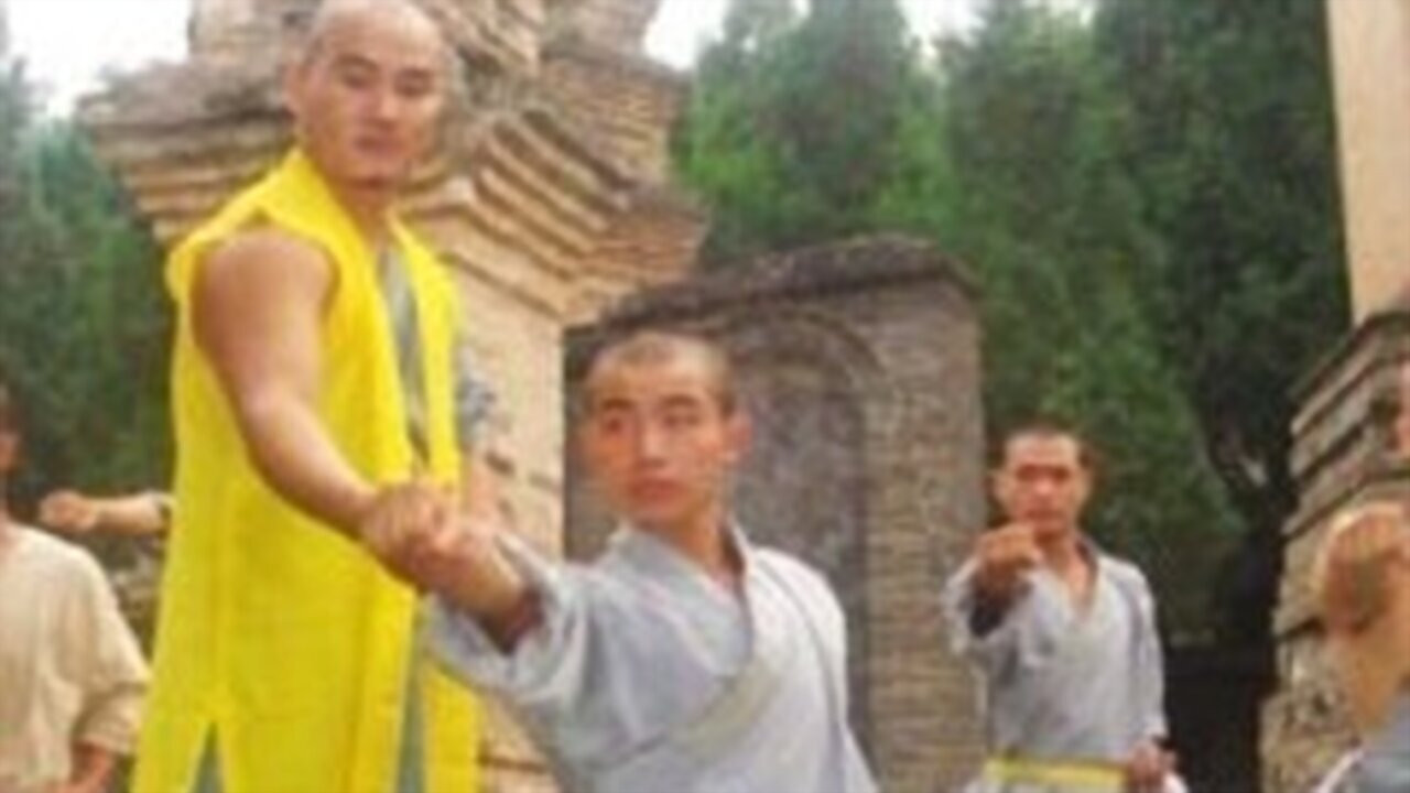 八百罗汉剧照