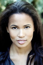 福拉·埃文斯·阿金博拉